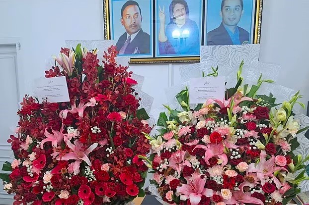 ফুল পাঠিয়েছেন পাকিস্তানের প্রধানমন্ত্রী খালেদা জিয়ার সুস্থতা কামনা করে।