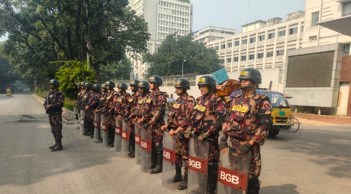 রাজধানীসহ আশপাশে আইন-শৃঙ্খলা রক্ষায় বিজিবি মোতায়েন