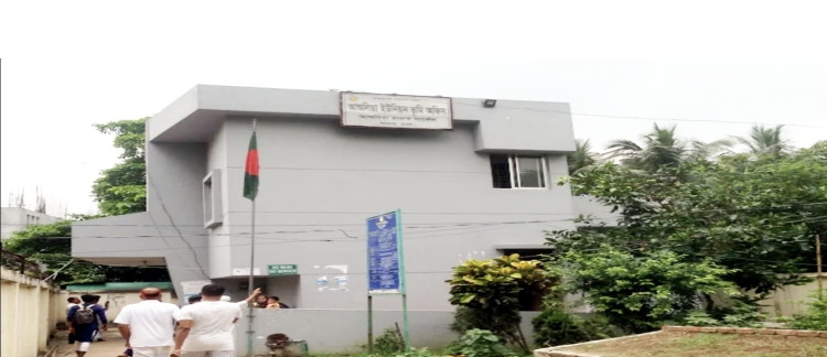 আশুলিয়া ভূমি অফিসের কার্যক্রমে ভোগান্তি কমেছে